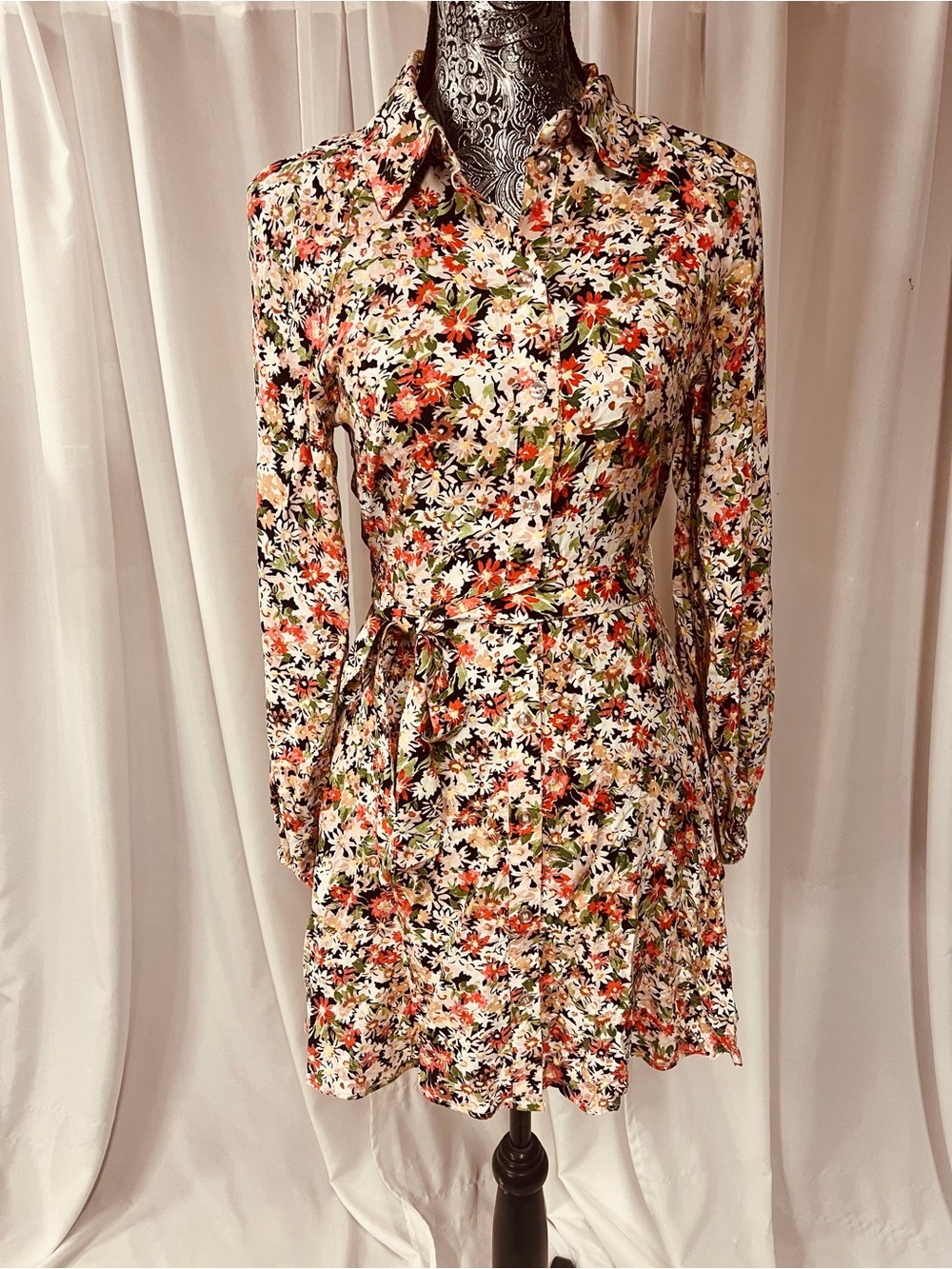 H&M Floral Tie-Waist Long-Sleeve Dress in Coral, Green & Cream